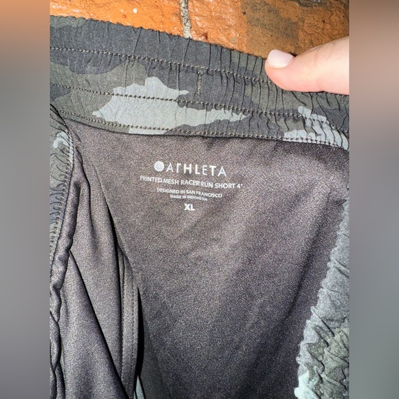 Athleta Camo Mesh Running Shorts Size XL - Picture 5 of 7